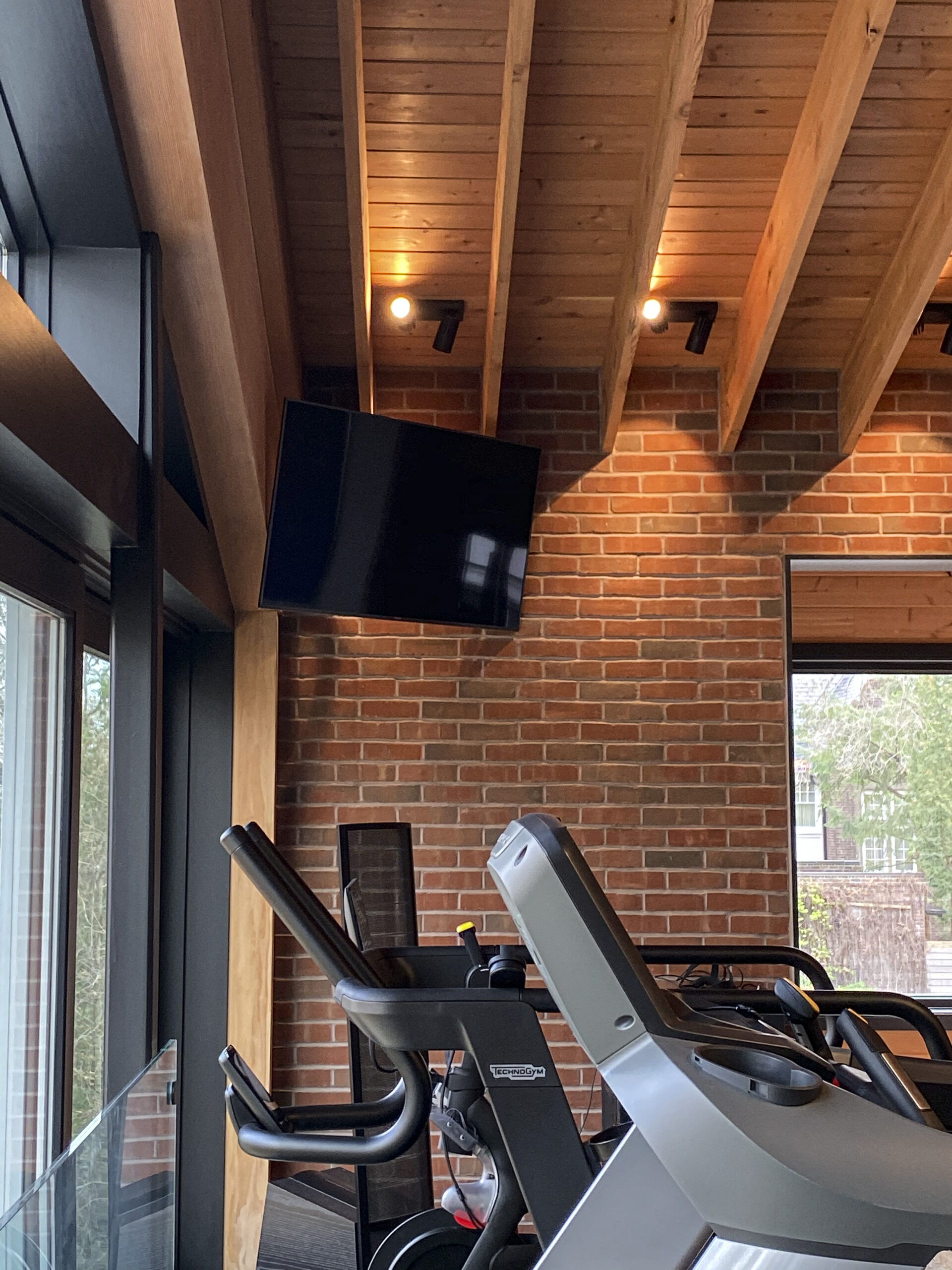 Home gym - TV